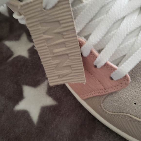 Jordan 1 Mid Milan Special edition Jordans immaculate condition and suedeproofer - Picture 8 of 14